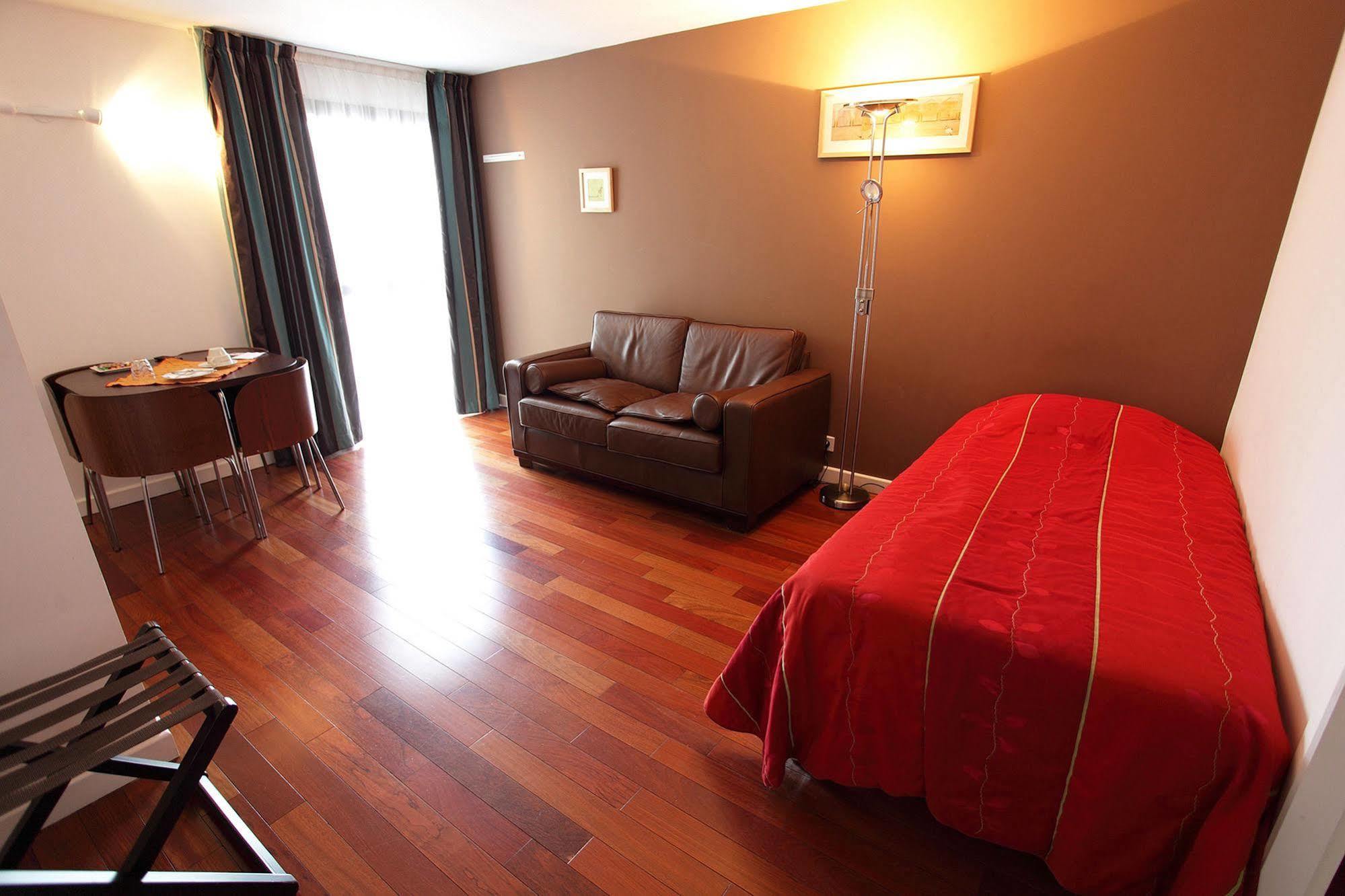Hotel La Scala Pithiviers Exterior photo